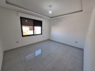First floor apartment for sale in Um Uthaina 171m