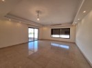 شقة طابق ثالث للبيع في الشميساني بمساحة بناء 251م