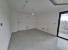 First floor apartment for sale in Um Al-Summaq 240m