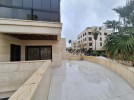 Ground floor with terrace for sale in Um Uthaina 195m