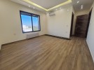 Duplex last floor with roof for sale in Rujm Omaish - Hjara, of 250m