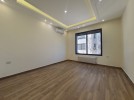 شقة اخير مع روف دوبلكس للبيع في رجم عميش، بمساحة اجمالية 250م