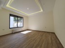 Duplex last floor with roof for sale in Rujm Omaish - Hjara, of 225m
