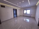 شقة طابق ثاني للبيع في الشميساني بمساحة بناء 225م