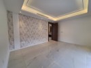 First floor apartment for sale in Um Uthaina 160m