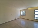 شقة طابق اول للبيع في عبدون بمساحة بناء 185م 