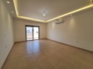 شقة طابق ثالث طابقية للبيع في عبدون بمساحة بناء 361م