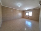 شقة طابق ثالث طابقية للبيع في عبدون بمساحة بناء 361م