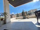 شقه طابق اول للبيع في ام السماق بمساحة بناء 200م 