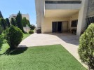 شقة مع حديقة للبيع في قرية النخيل بمساحة بناء 304م