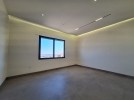 شقة اخير مع روف دوبلكس للبيع في الكرسي بمساحة اجمالية 283م