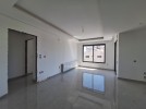شقة اخير مع روف دوبلكس للبيع في الدوار السابع بمساحة اجمالية 193م