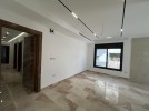 Duplex last floor with roof and terrace for sale in Umm Uthaina 260m