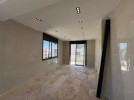 Duplex last floor with roof and terrace for sale in Umm Uthaina 260m