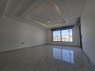 First-floor for sale in Hjar Al-Nawabelseh, area of 190m