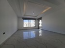 First-floor for sale in Hjar Al-Nawabelseh, area of 190m