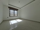 First-floor for sale in Hjar Al-Nawabelseh, area of 190m