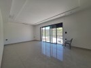 Ground floor apartment with terrace for sale in Dabouq 215m