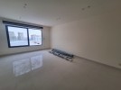 Duplex apartment with a roof and terrace for sale in Umm Uthaina 180m