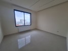 Duplex apartment with a roof and terrace for sale in Umm Uthaina 180m