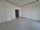 Duplex apartment with a roof and terrace for sale in Umm Uthaina 180m
