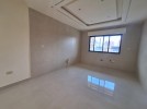 First floor apartment for sale in Umm Uthaina 150m