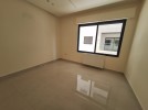 First floor apartment for sale in Umm Uthaina 150m