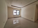 First floor apartment for sale in Umm Uthaina 150m