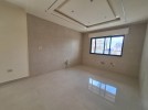 First floor apartment for sale in Umm Uthaina 150m