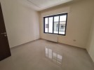 First floor apartment for sale in Umm Uthaina 150m