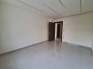 Second floor apartment for sale in Umm Uthaina 180m