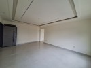 Second floor apartment for sale in Umm Uthaina 180m
