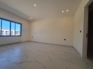 Ground floor apartment with terrace for sale in Khalda 210m