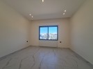 Ground floor apartment with terrace for sale in Khalda 210m