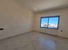 Duplex last floor with a roof and terrace for sale in Khalda 245m