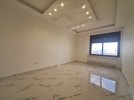 Ground floor apartment with terrace for sale in Khalda 210m