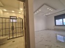Ground floor apartment with terrace for sale in Khalda 210m