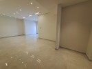 شقة ارضية مع حديقة للبيع في عبدون بمساحة بناء 250م