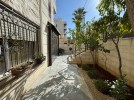 شقة مع ترس للبيع في ضاحية الامير راشد