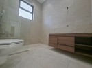First floor for sale in Hjar Al-Nawabelseh, area of 210m