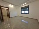 Apartment for sale in Marj El Hamam, with a building area of 190m