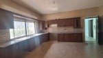 عمارة استثمارية للبيع في شارع مكة