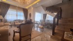 شقة دوبلكس اخير مع روف للبيع في ضاحية الامير راشد 215م 