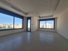 شقة طابق اول للبيع في خلدا بمساحة بناء 190م
