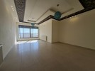 شقة طابق ثالث للبيع في قرية النخيل بمساحة بناء 150م